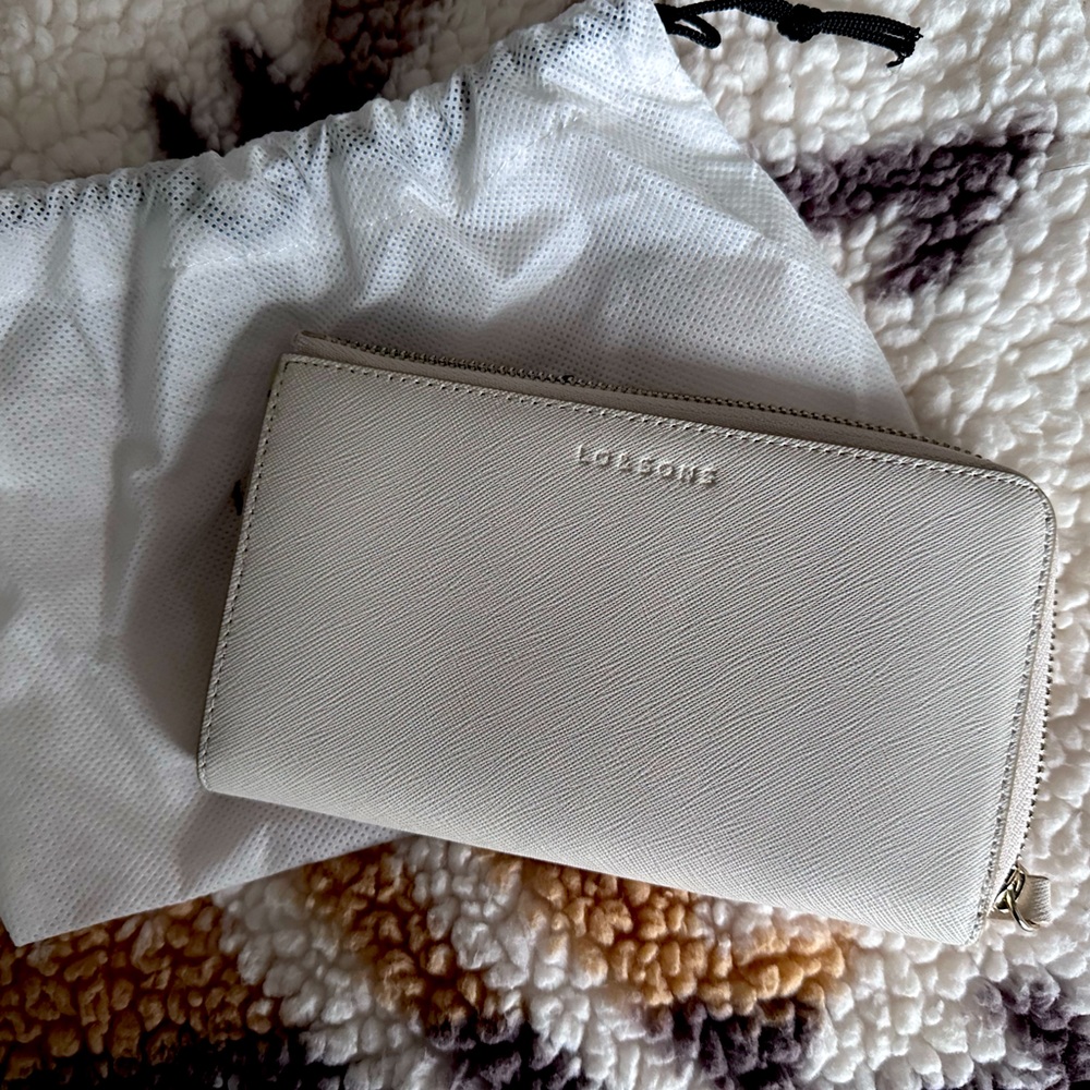 Brand New Lo&Sons Wallet Ivory with Tan Interior
